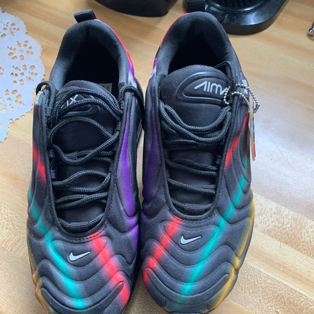 Nike Air Max 720 - Picture 2 of 4